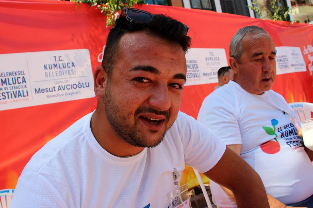 Üç dakikada 323 gram acı biberi yiyerek para ödülünü kaptı - Resim: 7